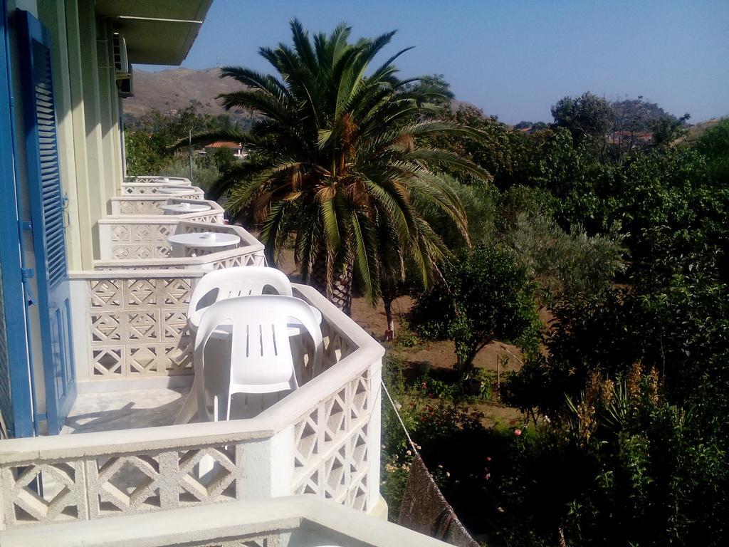 Guesthouse Karidia Skala Eresou Exterior foto